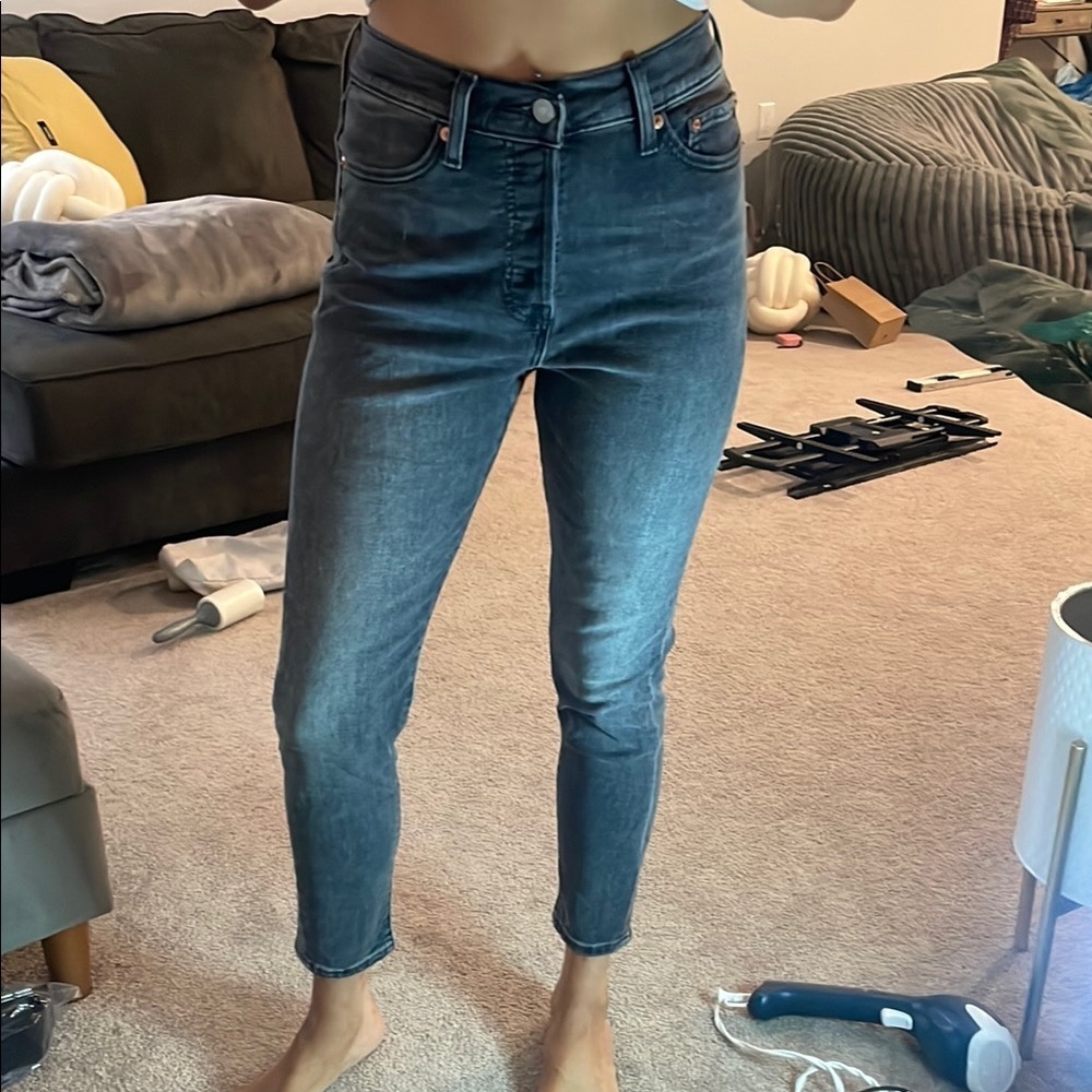 Levi's Charcoal Black Wedgie Skinny Ankle Cropped Jeans with Modern Fit